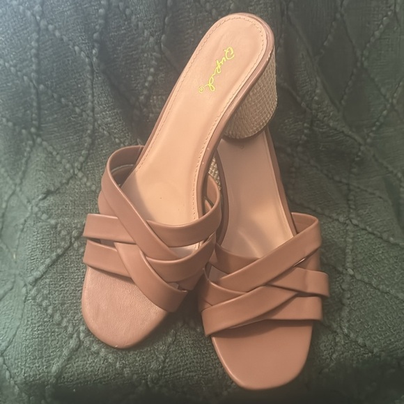 Multi Crisscross Straps Natural Raffia Oval Block Heel Slip On Sandals Size 8 - Picture 4 of 11